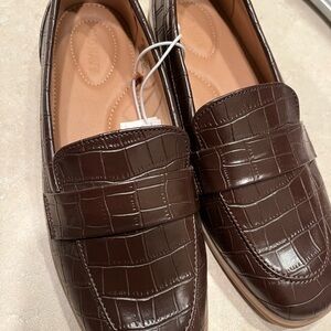 Brown Crocodile Pattern Loafers